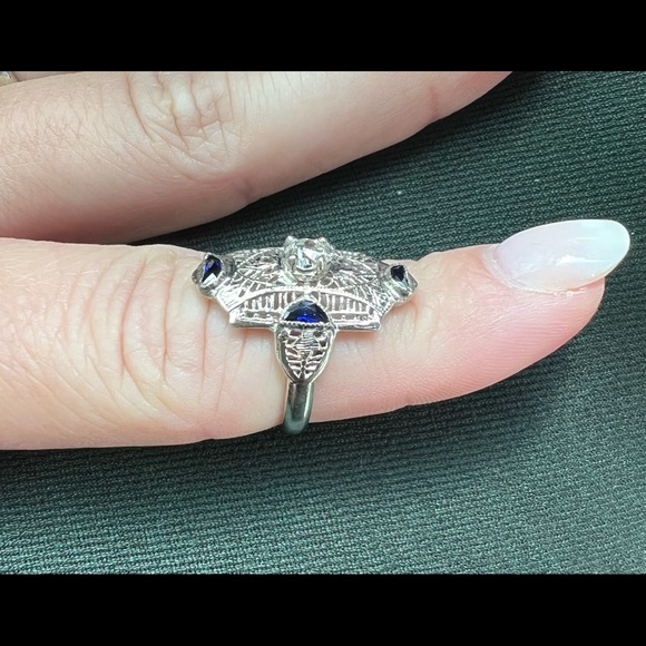 Vintage Diamond and sapphire ring size 6 - Picture 3 of 8